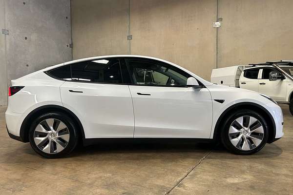 2023 Tesla Model Y Rear-Wheel Drive