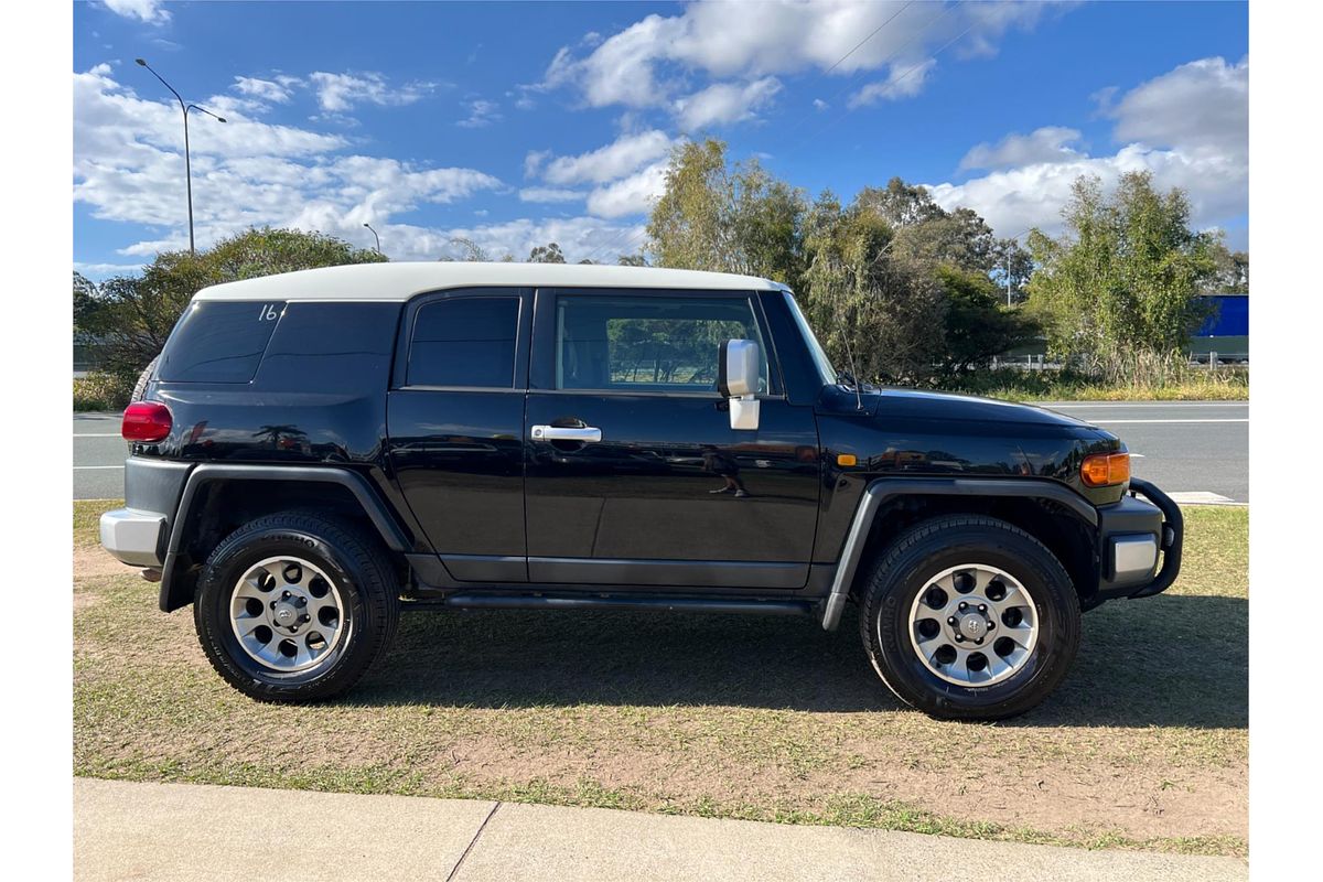2012 Toyota FJ Cruiser GSJ15R