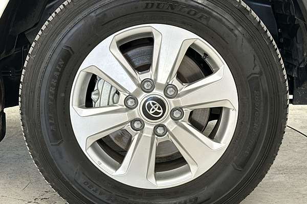 2023 Toyota Landcruiser GXL FJA300R