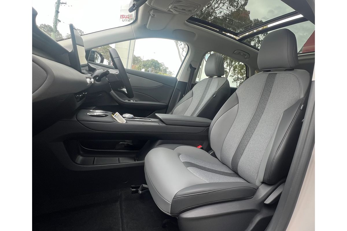 2025 MG MGS5 EV Essence 62 ZS3EM