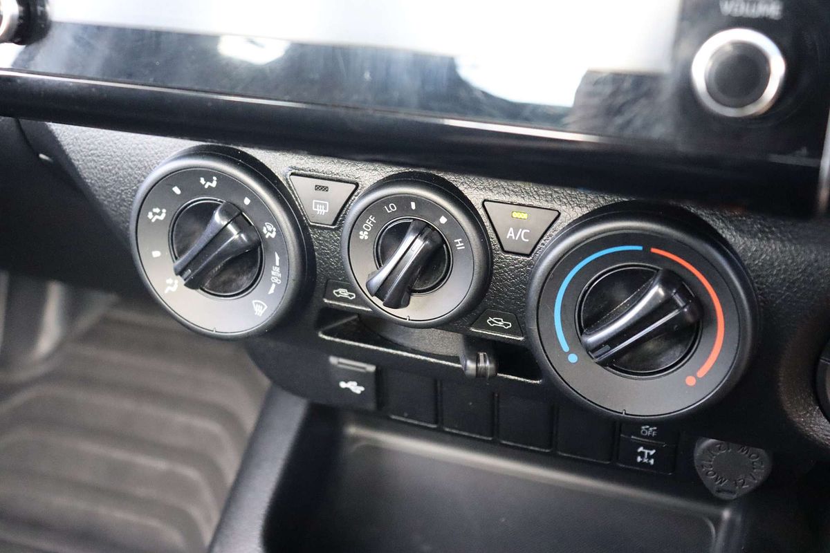 2024 Toyota Hilux SR GUN126R 4X4