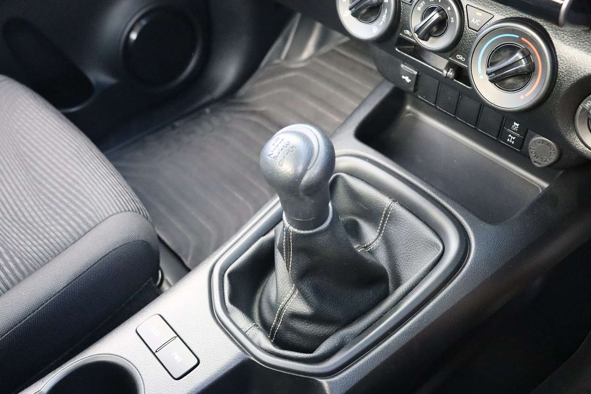 2024 Toyota Hilux SR GUN126R 4X4