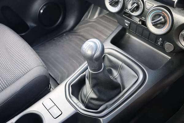 2024 Toyota Hilux SR GUN126R 4X4