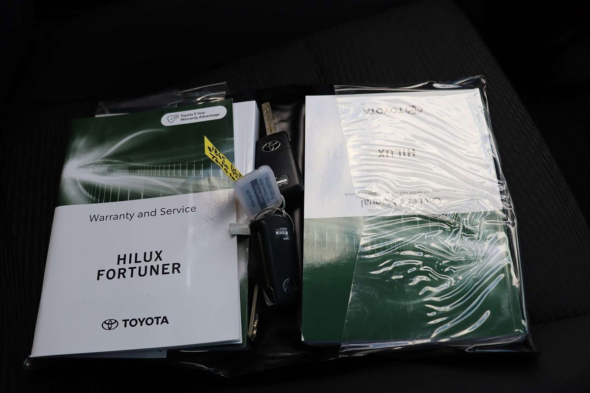 2024 Toyota Hilux SR GUN126R 4X4