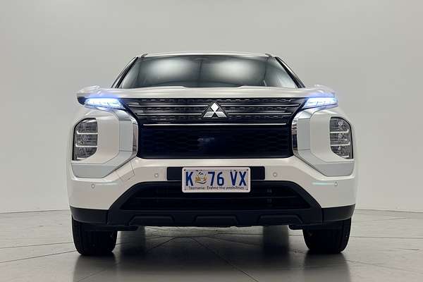 2022 Mitsubishi Outlander ES ZM
