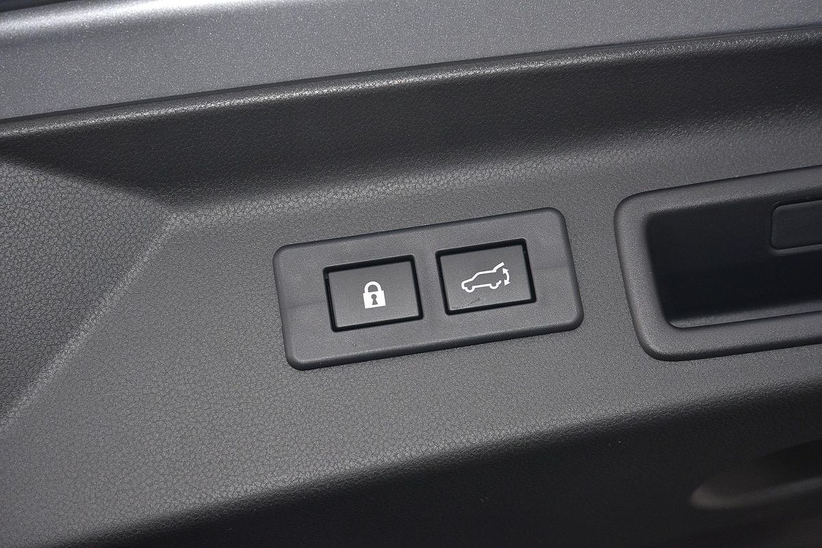 2025 Subaru Forester Premium S6