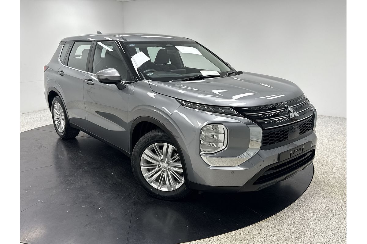 2023 Mitsubishi Outlander ES ZM