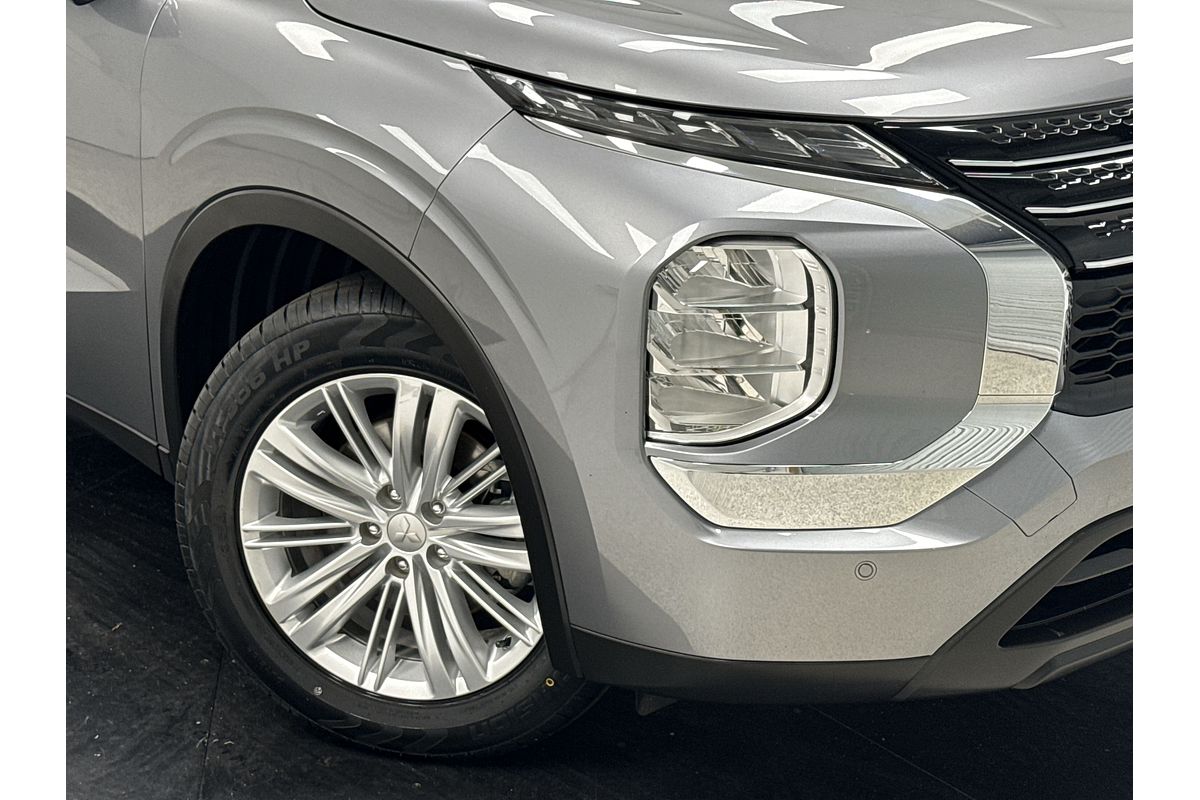 2023 Mitsubishi Outlander ES ZM