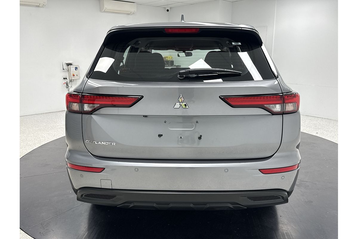 2023 Mitsubishi Outlander ES ZM
