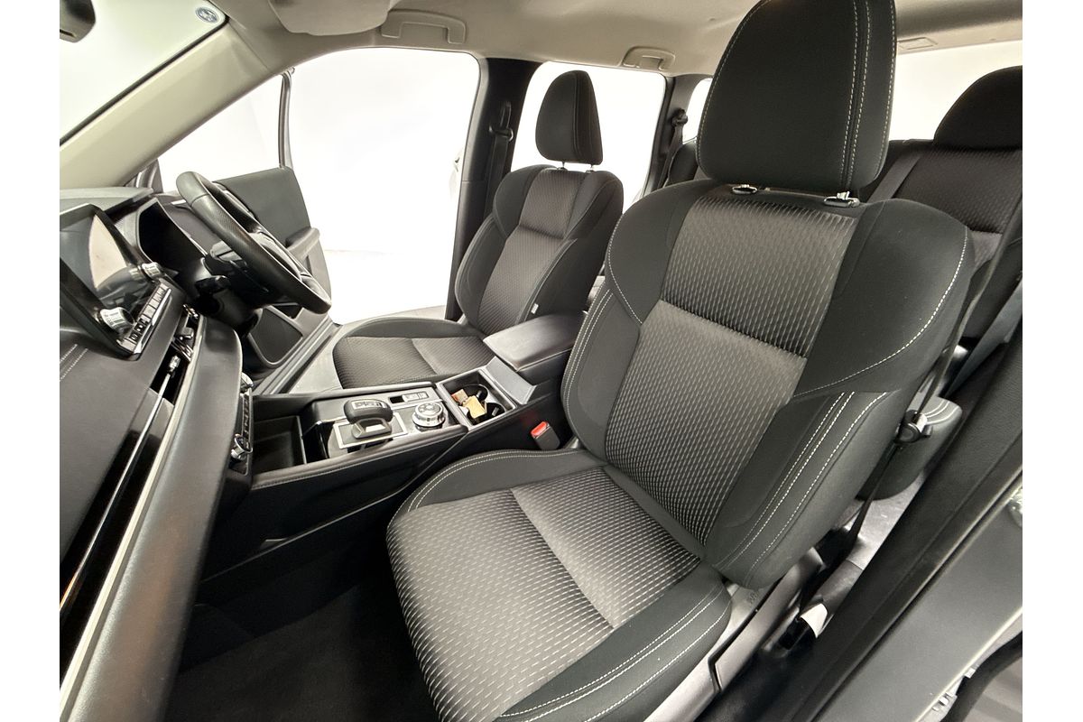 2023 Mitsubishi Outlander ES ZM