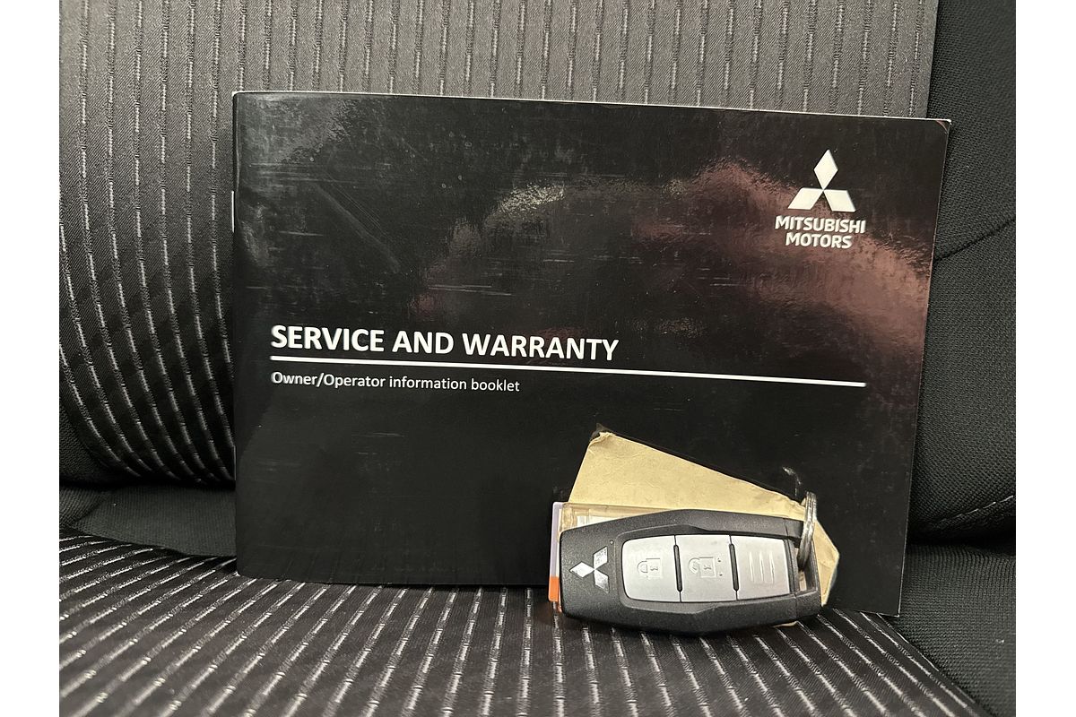 2023 Mitsubishi Outlander ES ZM