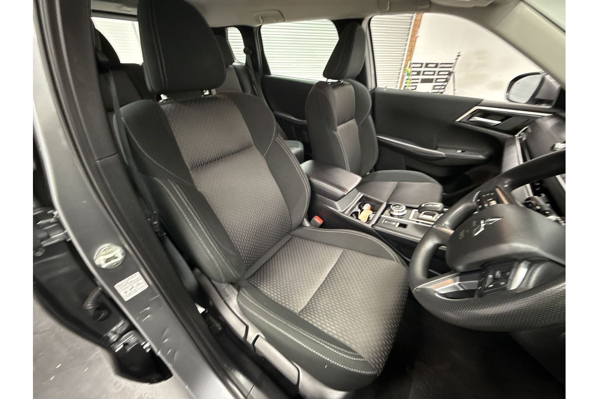 2023 Mitsubishi Outlander ES ZM