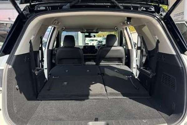 2024 Nissan Pathfinder Ti R53