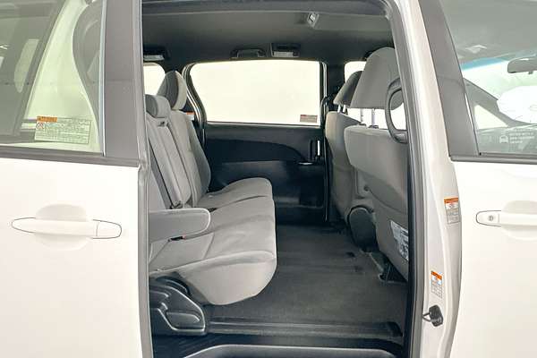 2019 Toyota Tarago GLi ACR50R