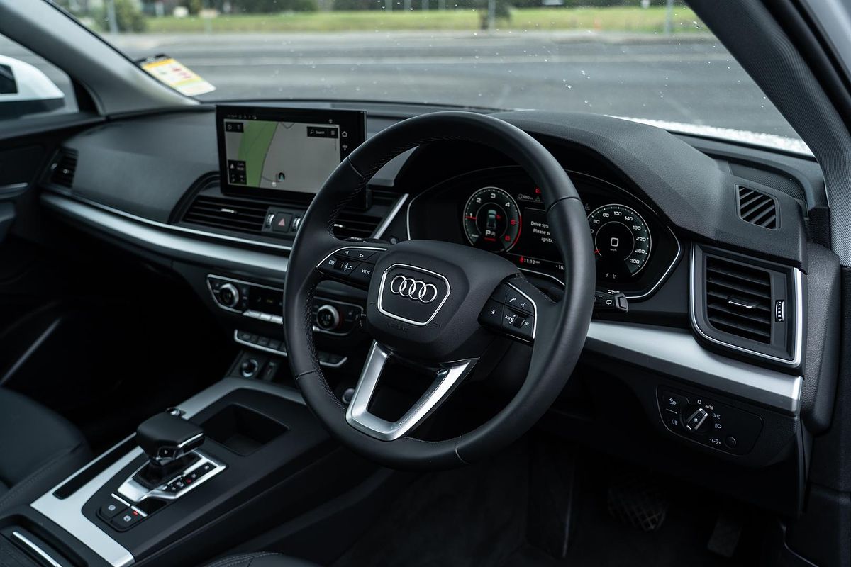 2024 Audi Q5 35 TDI FY