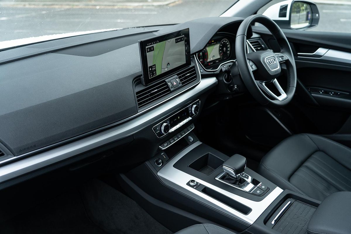 2024 Audi Q5 35 TDI FY
