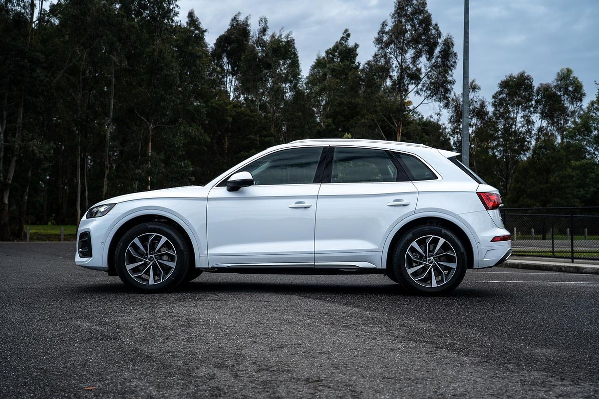 2024 Audi Q5 35 TDI FY