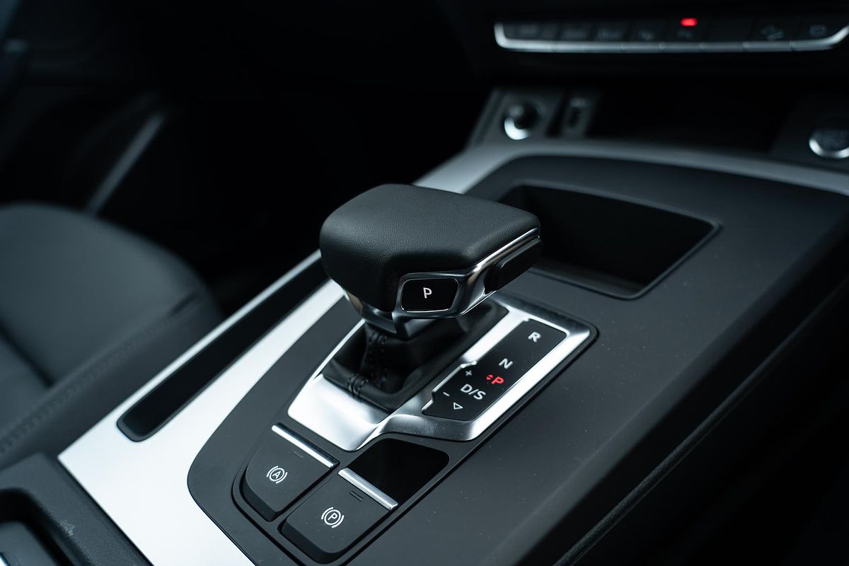 2024 Audi Q5 35 TDI FY