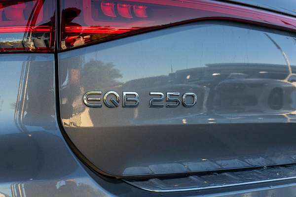 2022 Mercedes-Benz EQB EQB250 X243