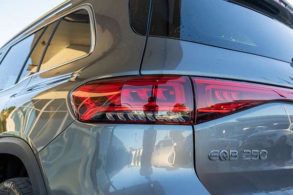 2022 Mercedes-Benz EQB EQB250 X243