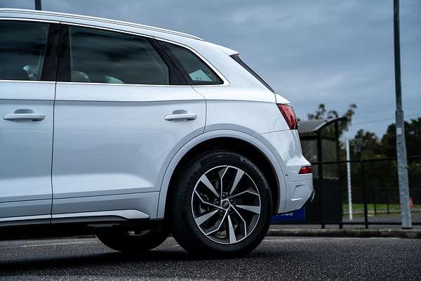 2024 Audi Q5 35 TDI FY