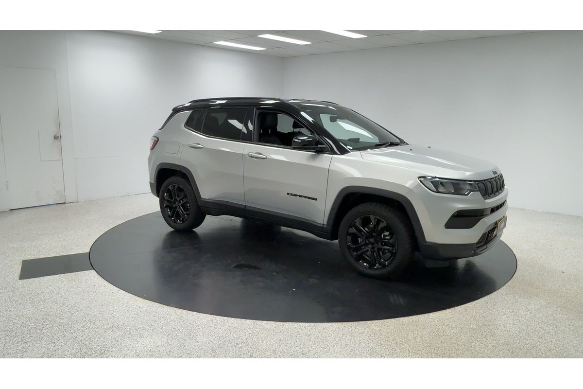 2023 Jeep Compass Night Eagle M6