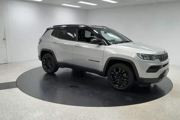 2023 Jeep Compass Night Eagle M6