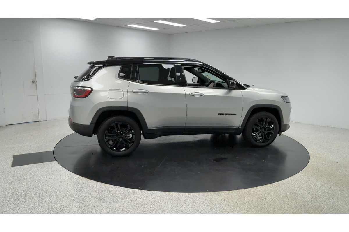 2023 Jeep Compass Night Eagle M6