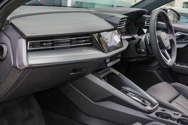 2025 Audi A3 35 TFSI S line GY