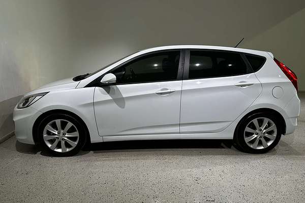 2017 Hyundai Accent Sport RB6