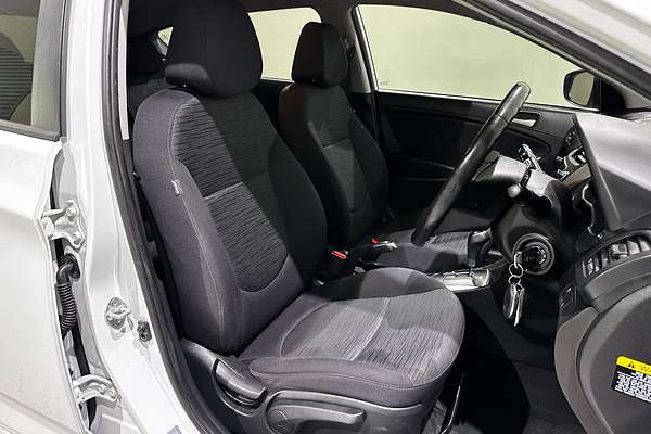 2017 Hyundai Accent Sport RB6