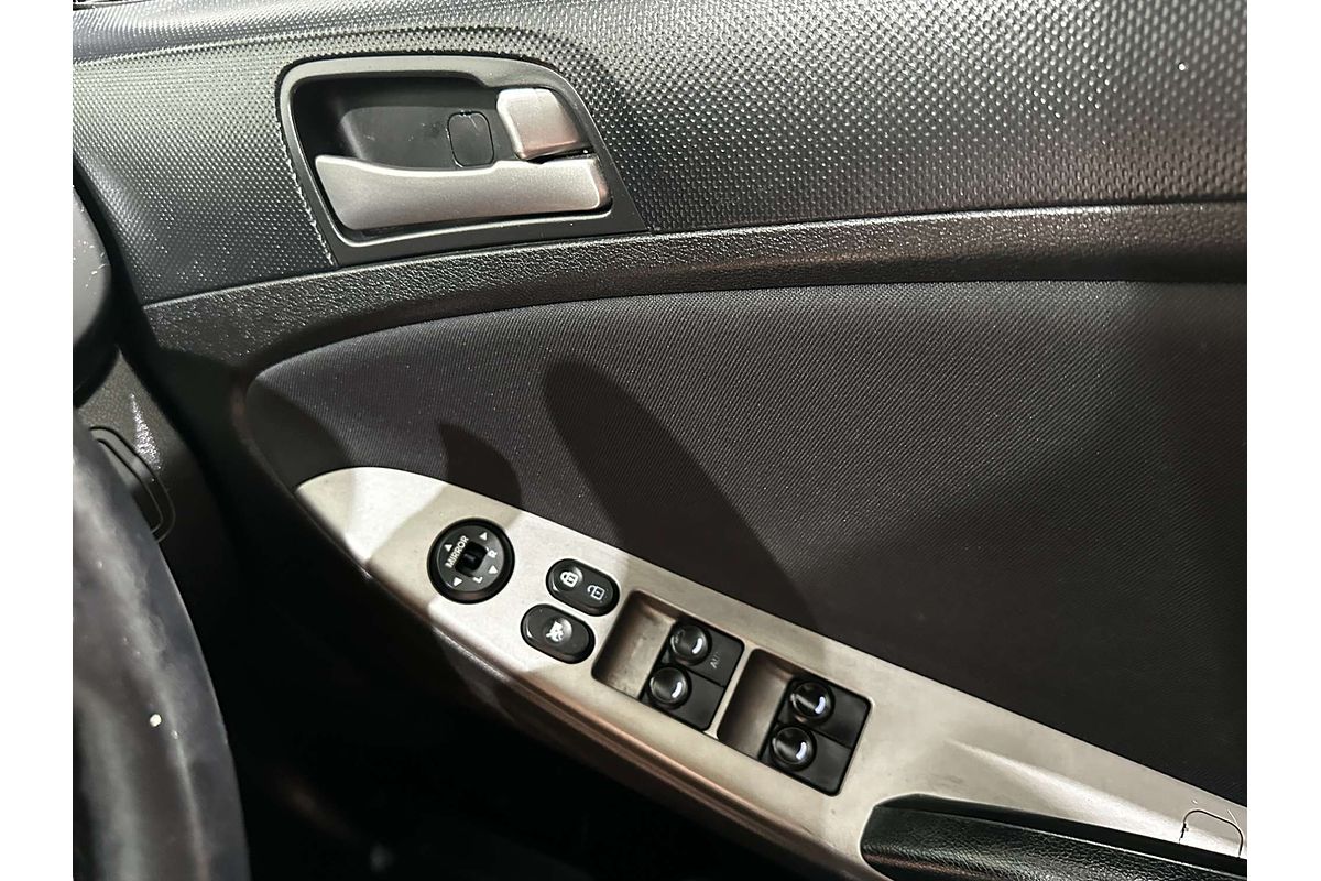 2017 Hyundai Accent Sport RB6