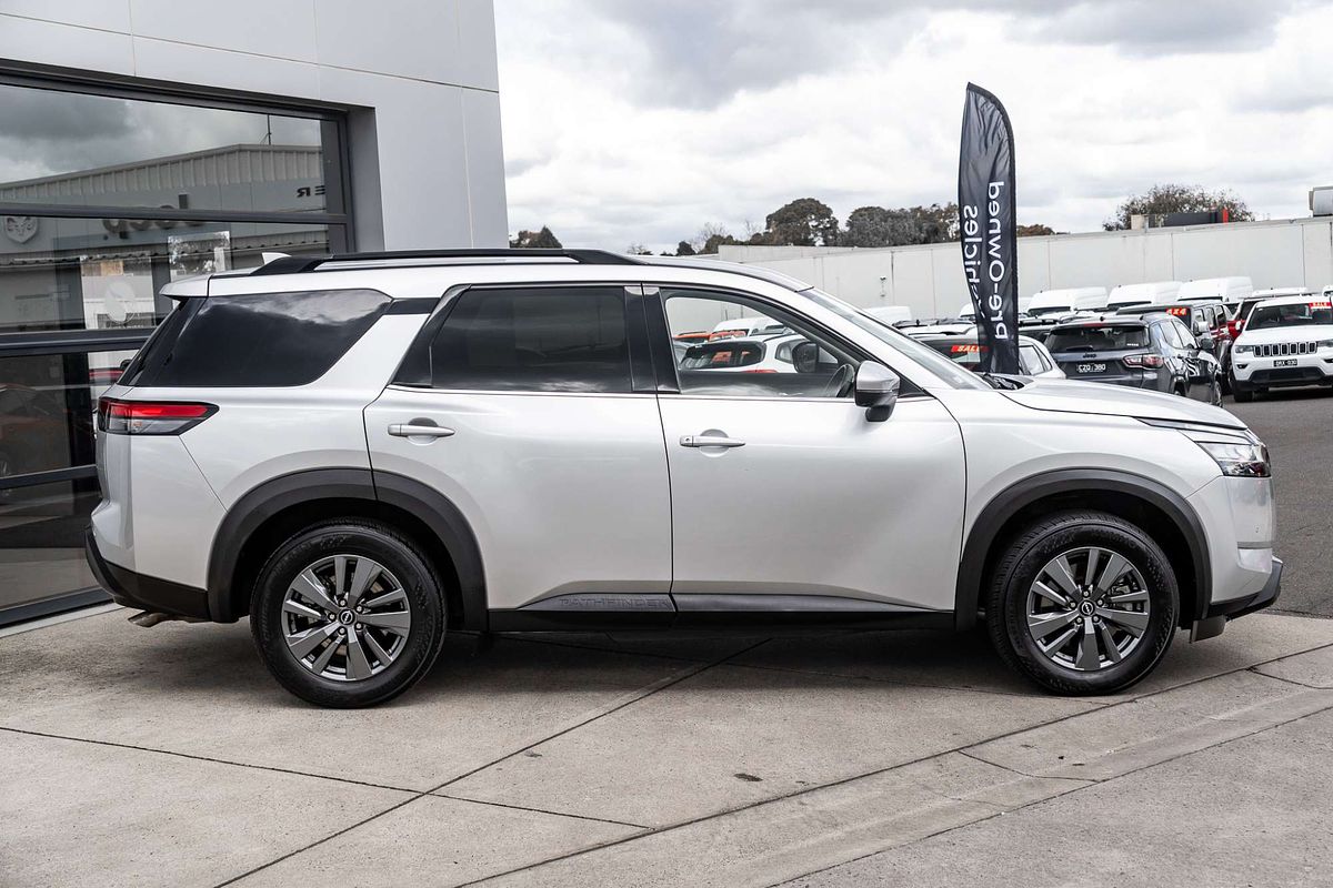 2023 Nissan Pathfinder ST-L R53