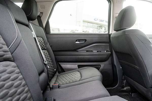 2023 Nissan Pathfinder ST-L R53