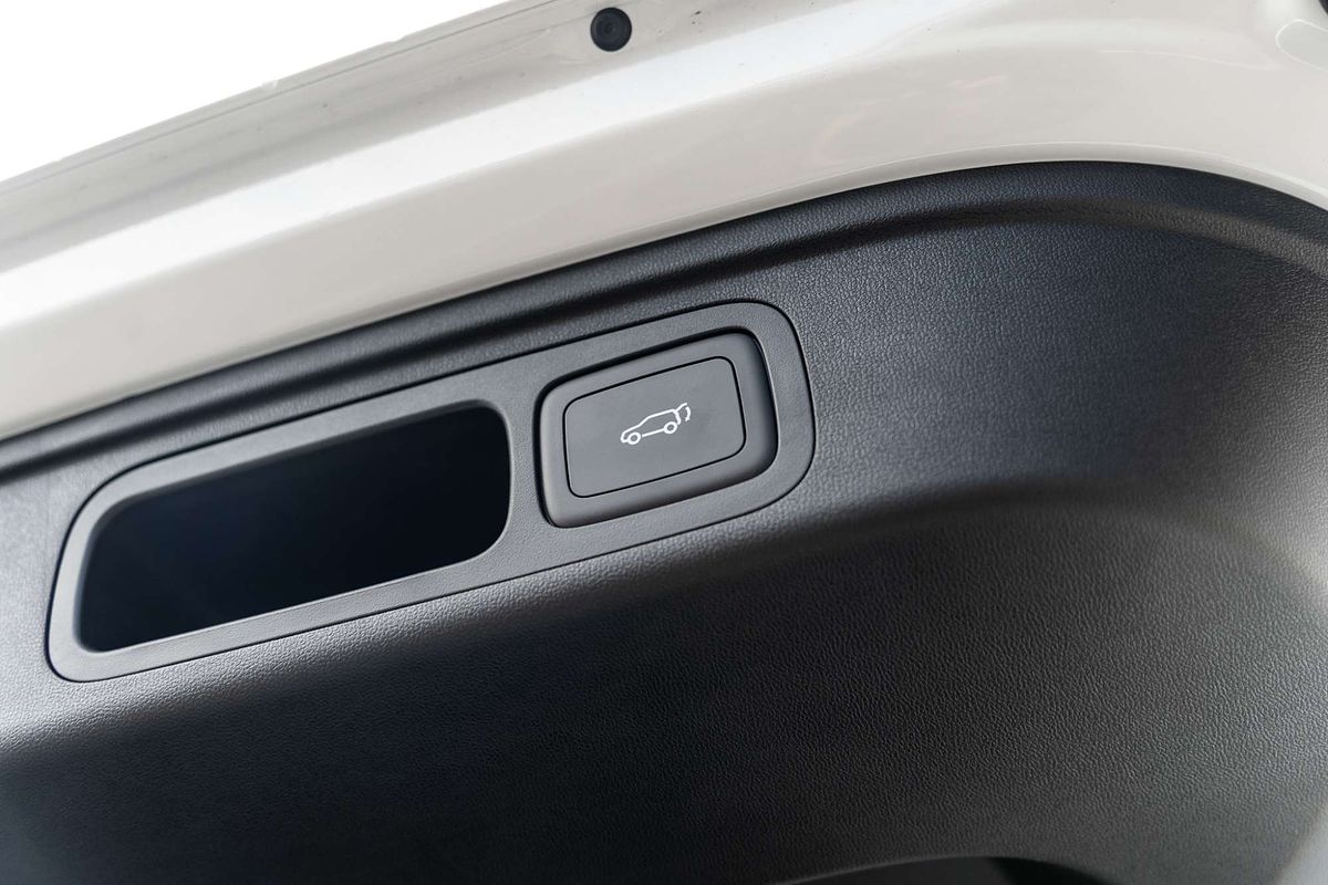 2025 MG HS Super Hybrid Essence AS33P