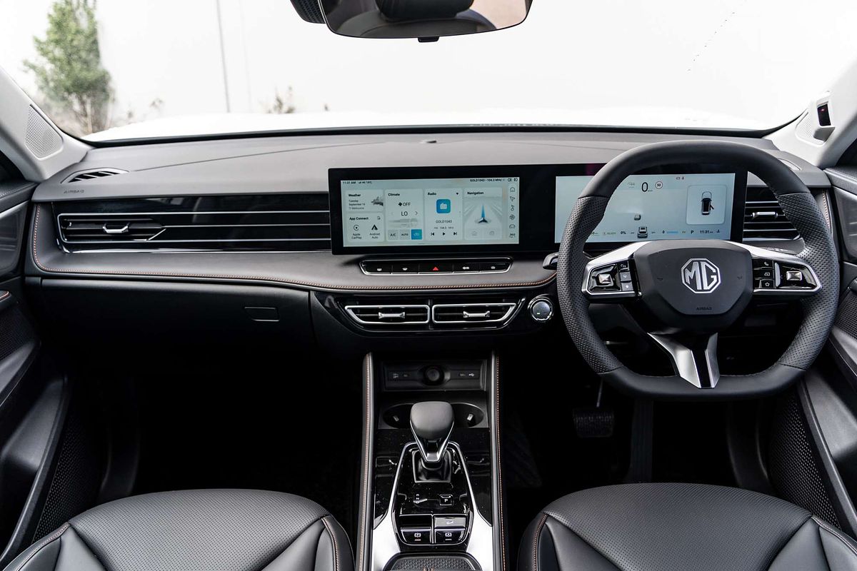 2025 MG HS Super Hybrid Essence AS33P