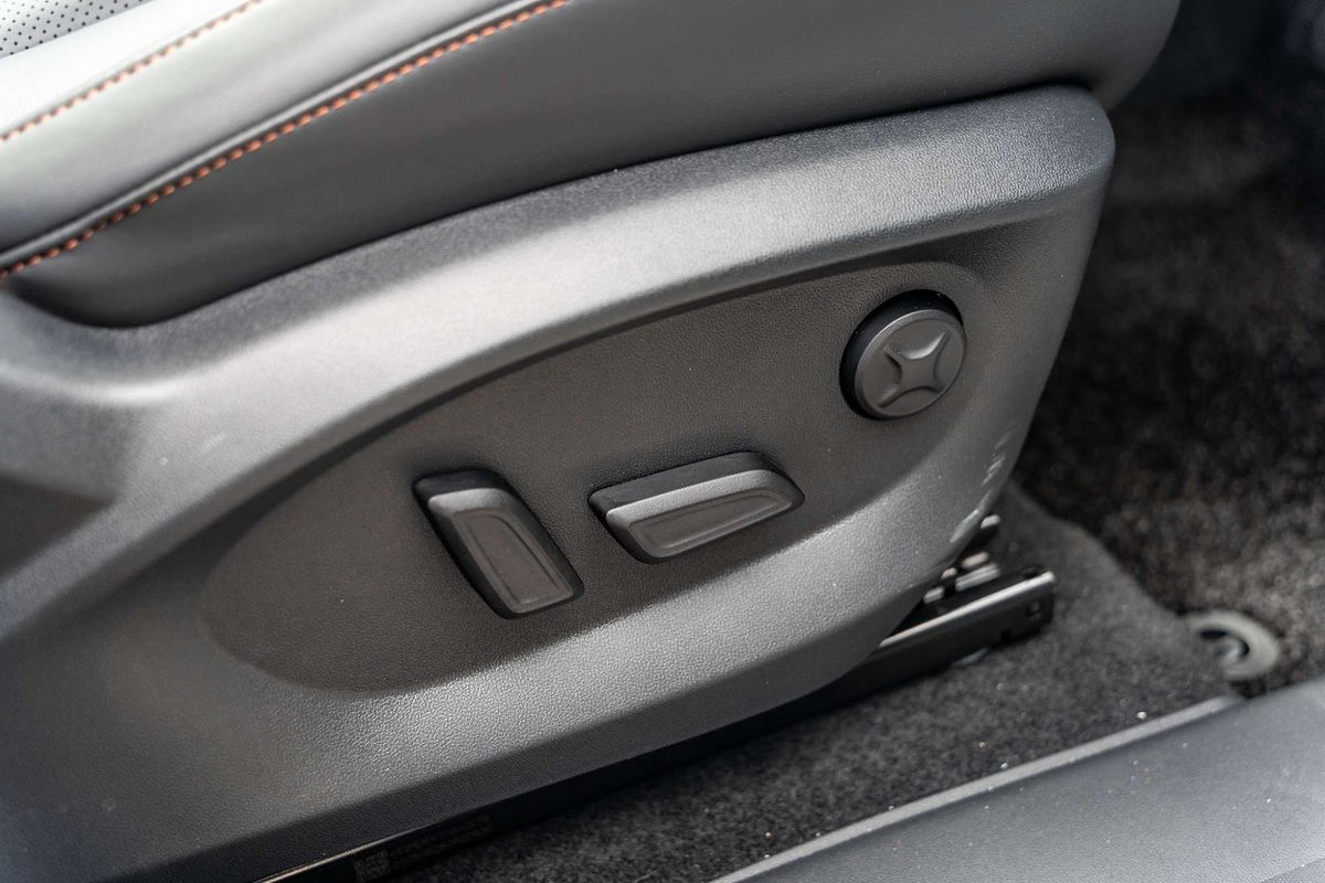 2025 MG HS Super Hybrid Essence AS33P