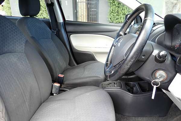 2014 Mitsubishi Mirage ES LA