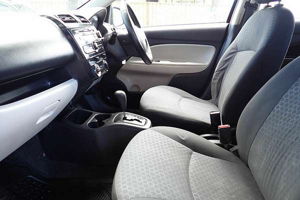 2014 Mitsubishi Mirage ES LA