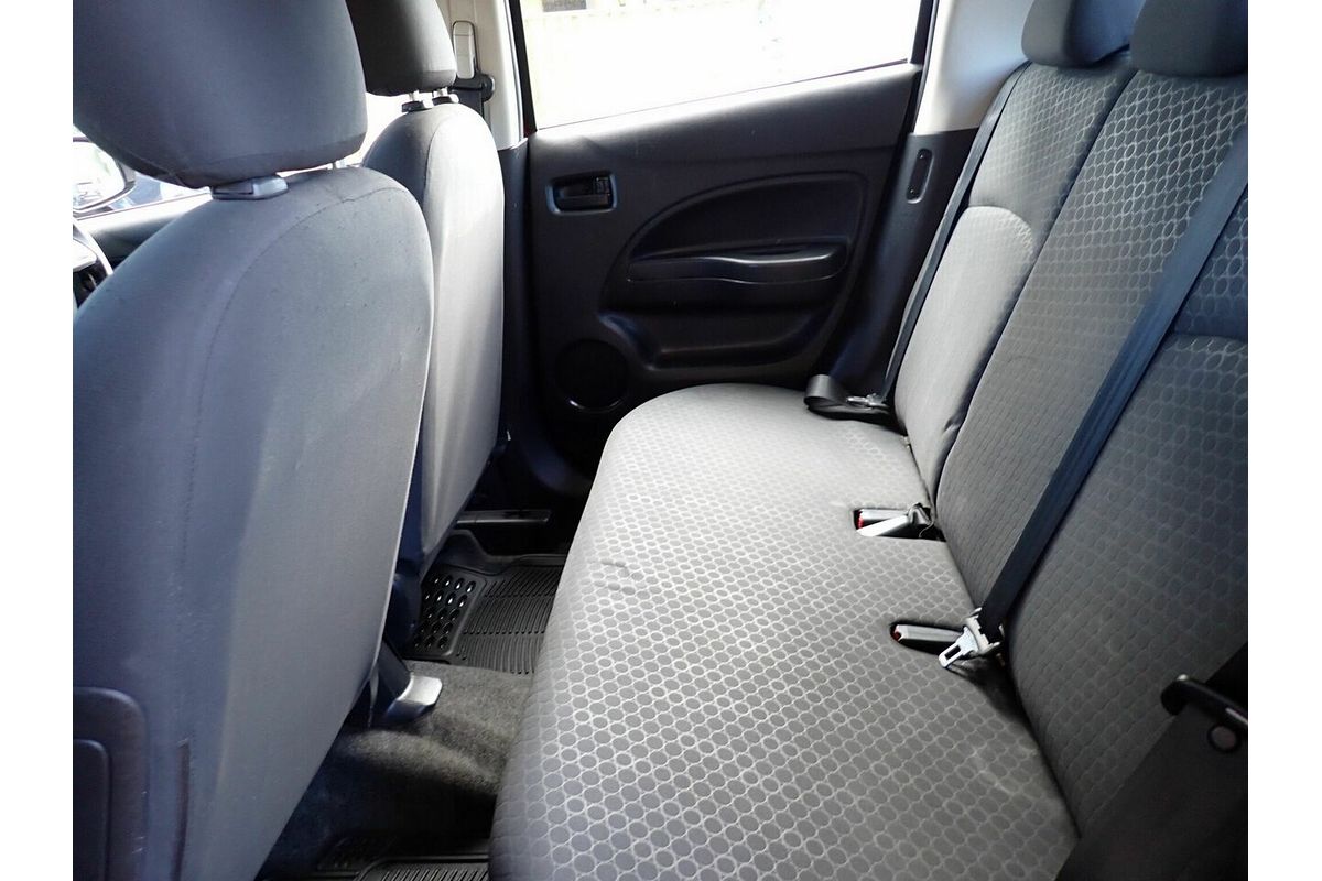 2014 Mitsubishi Mirage ES LA