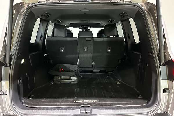 2024 Toyota Landcruiser Sahara ZX FJA300R