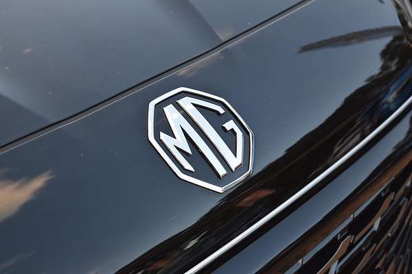 2025 MG HS Super Hybrid Essence AS33P