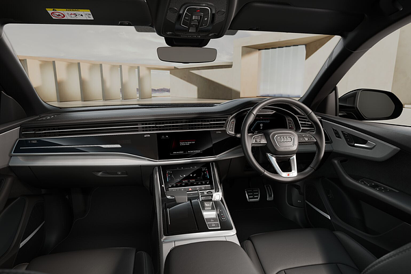 2025 Audi Q8 55 TFSI S line F1