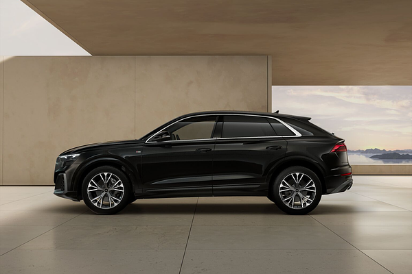 2025 Audi Q8 55 TFSI S line F1
