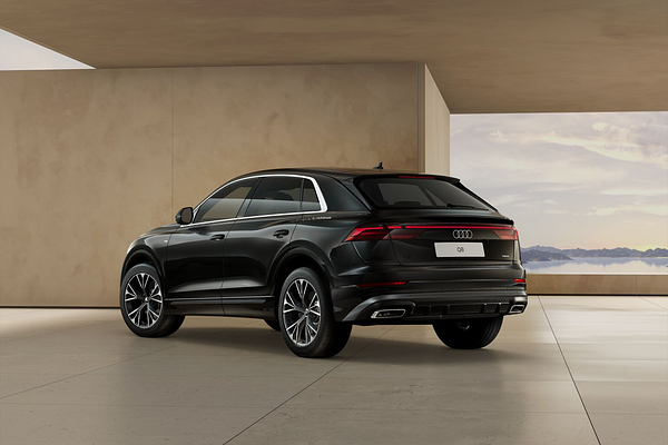 2025 Audi Q8 55 TFSI S line F1