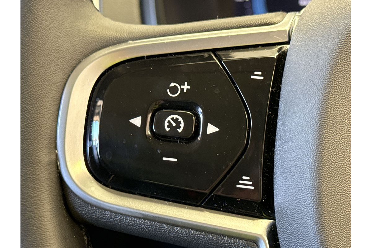2024 Volvo XC90 Ultimate B6 Bright