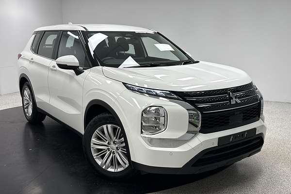 2023 Mitsubishi Outlander ES ZM