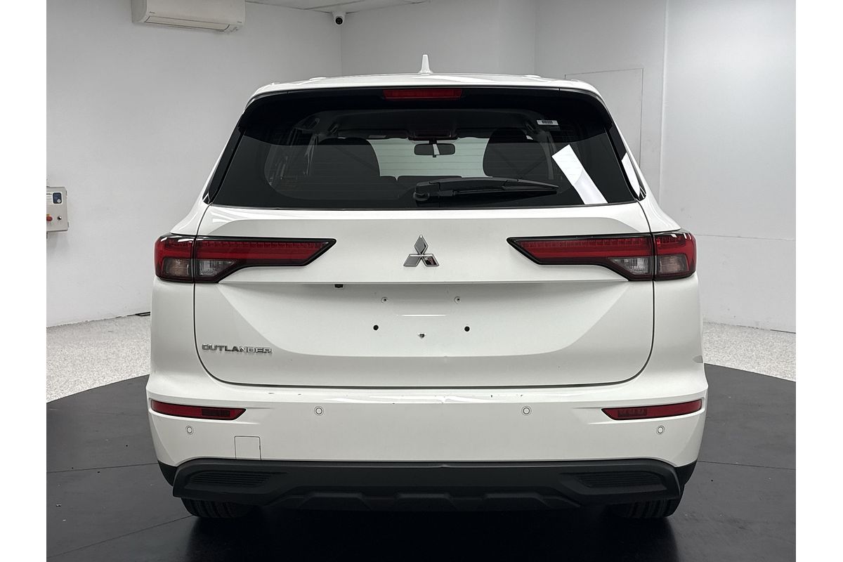 2023 Mitsubishi Outlander ES ZM