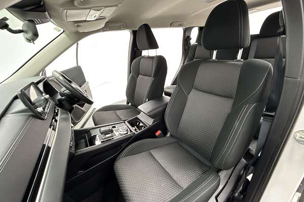2023 Mitsubishi Outlander ES ZM