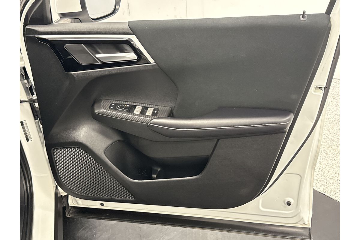 2023 Mitsubishi Outlander ES ZM